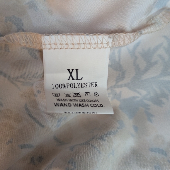 Shein Beige Floral Top - Picture 3 of 3